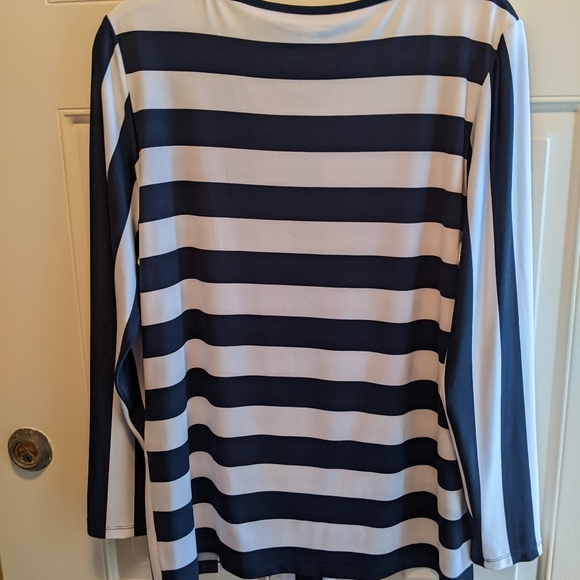 Blouse - Picture 2 of 11